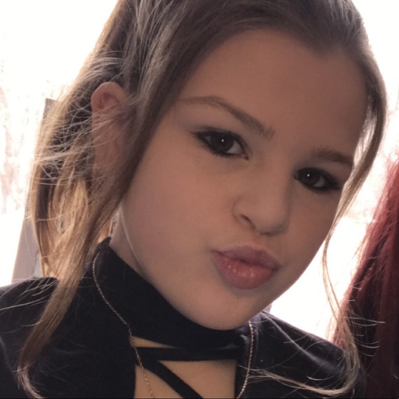 Meet your Posher, Lizzy - Picture 1 of 1